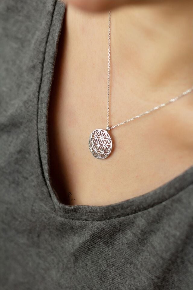 Yaşam Çiçeği Gümüş Rengi 925 Ayar Gümüş Kolye