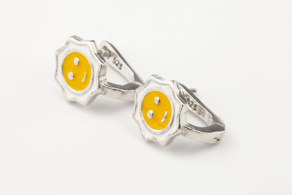 Papatya Model Gülen Yüz Emoji Mineli Kız Çocuk 925 Ayar Gümüş Küpe