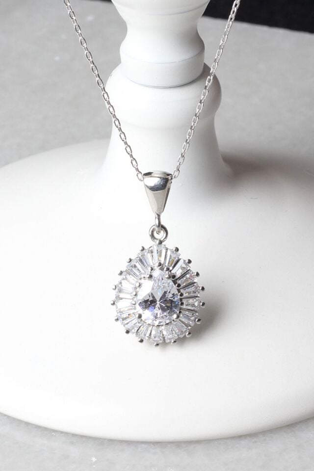 Damla Kolye Baget Taşlı Zümrüt Yeşil Zirkon Taşlı 925 Ayar Gümüş Zincir Kolye