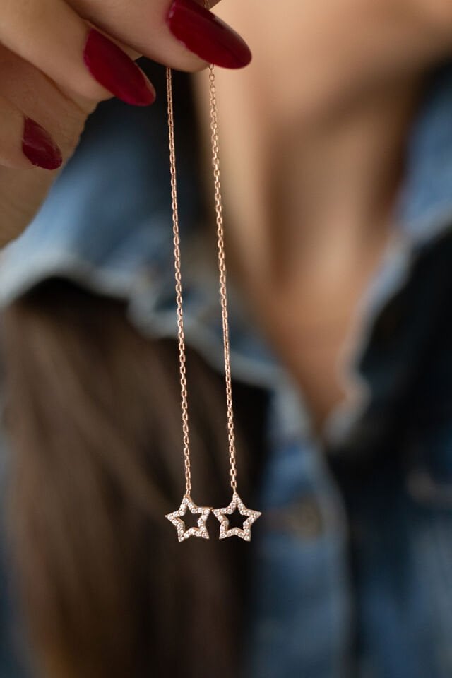 Beyaz Taşlı Yıldız Gümüş Zincir Küpe