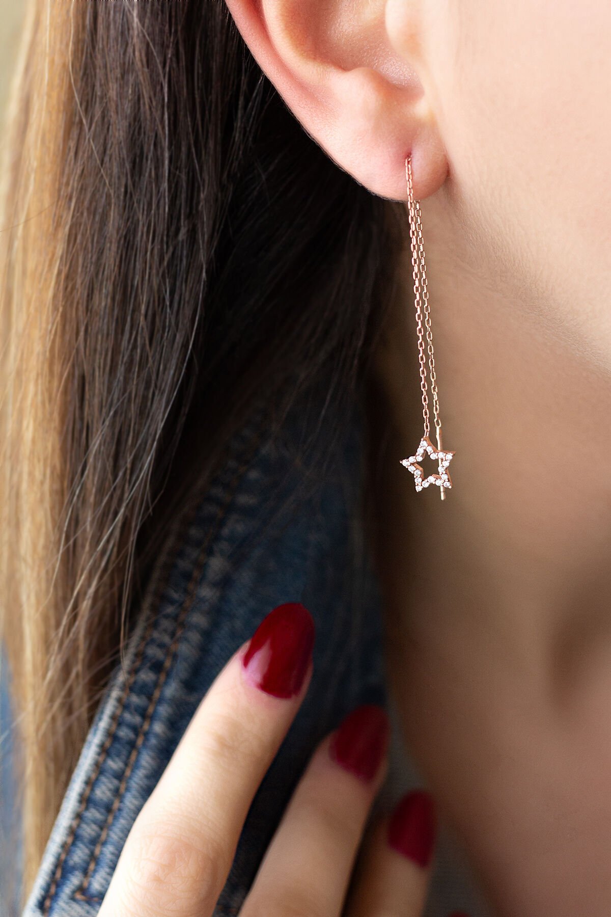 Beyaz Taşlı Yıldız Gümüş Zincir Küpe