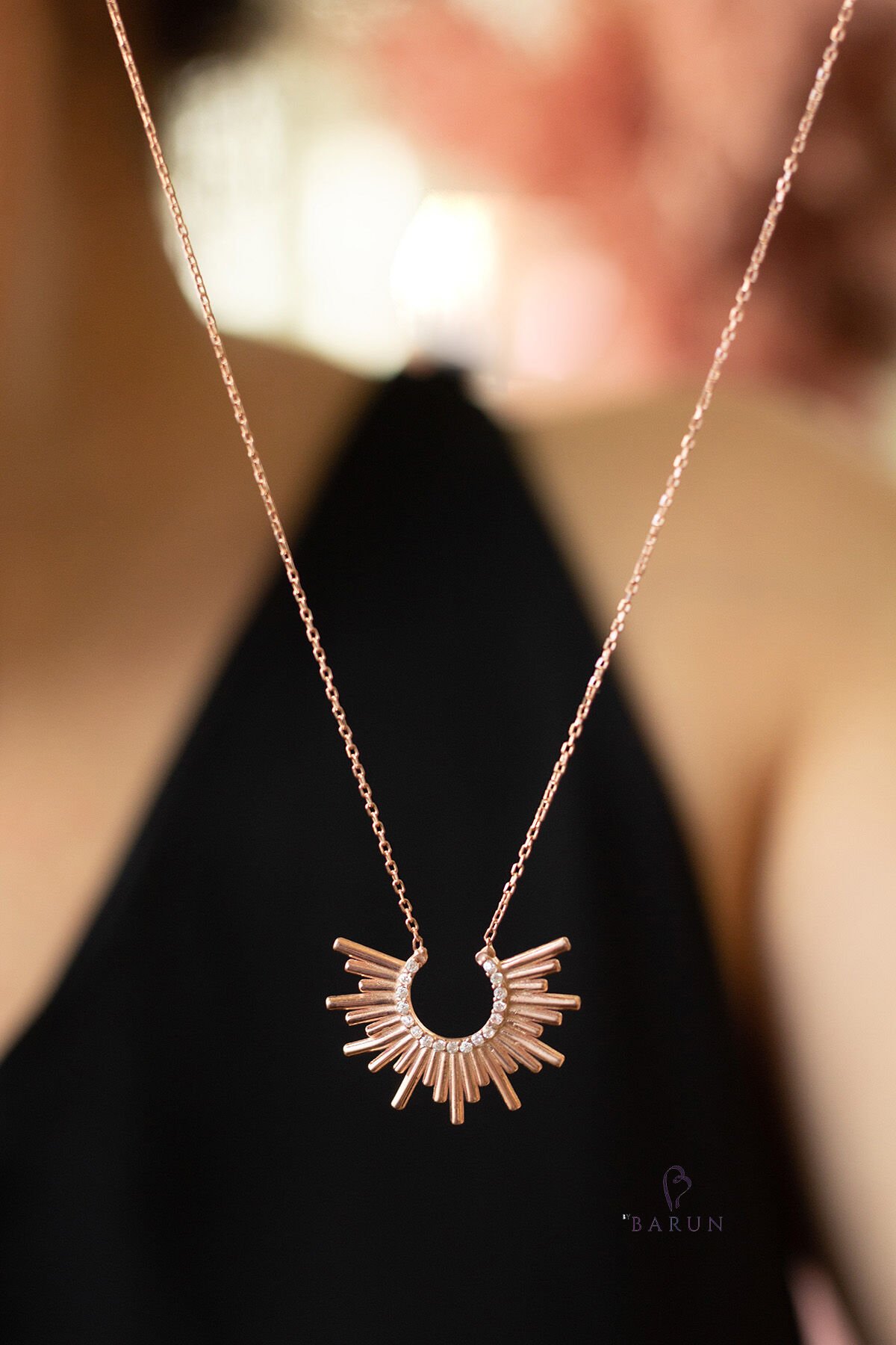 Beyaz Taşlı Mutluluk Güneşi Kolye-Rose