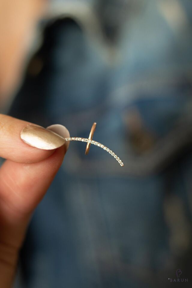 Beyaz Taşlı Gümüş Yay Kıkırdak Küpe-Rose