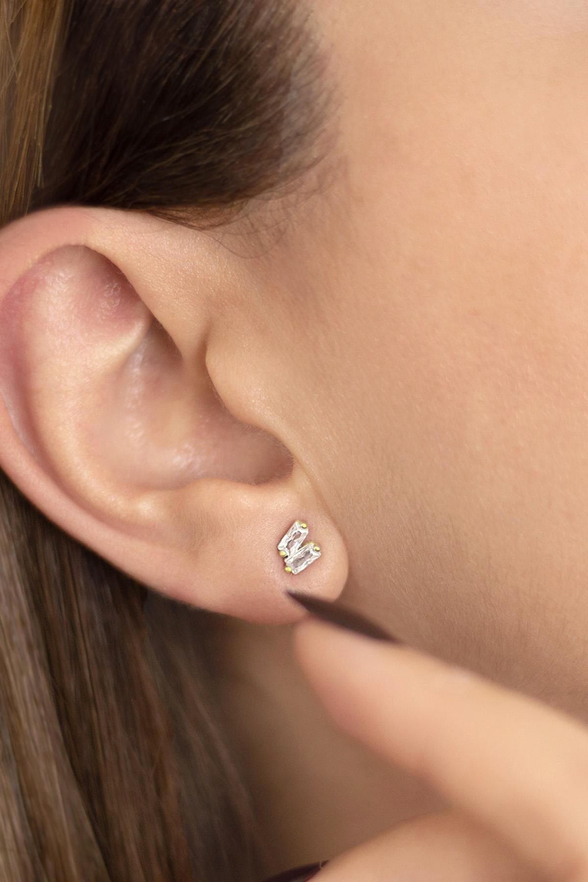 Sarı Renk Baget Taşlı Gümüş Küpe