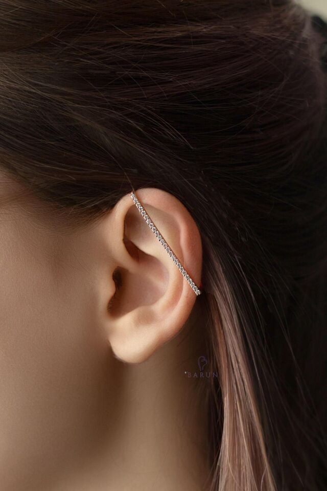 Beyaz Taşlı Dikdörtgen Çubuk Gümüş Kıkırdak Küpe-Rose