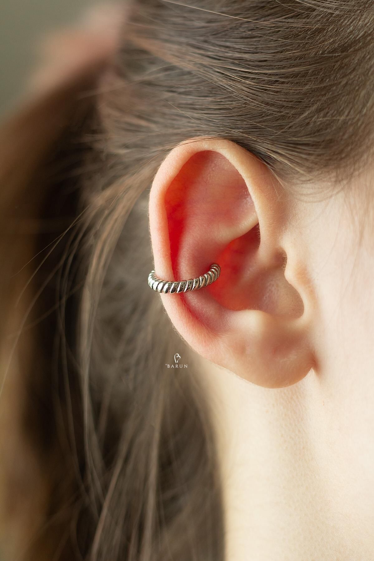 Gümüş Rengi Burgu Gümüş Kıkırdak  Küpe