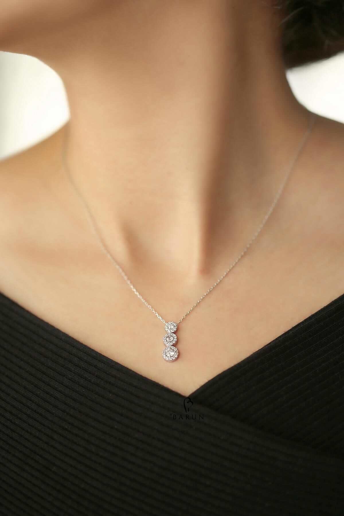 Gümüş Rengi Beyaz Taşlı 925 Ayar Pırlanta Model 3'lü Tria Gümüş Kolye