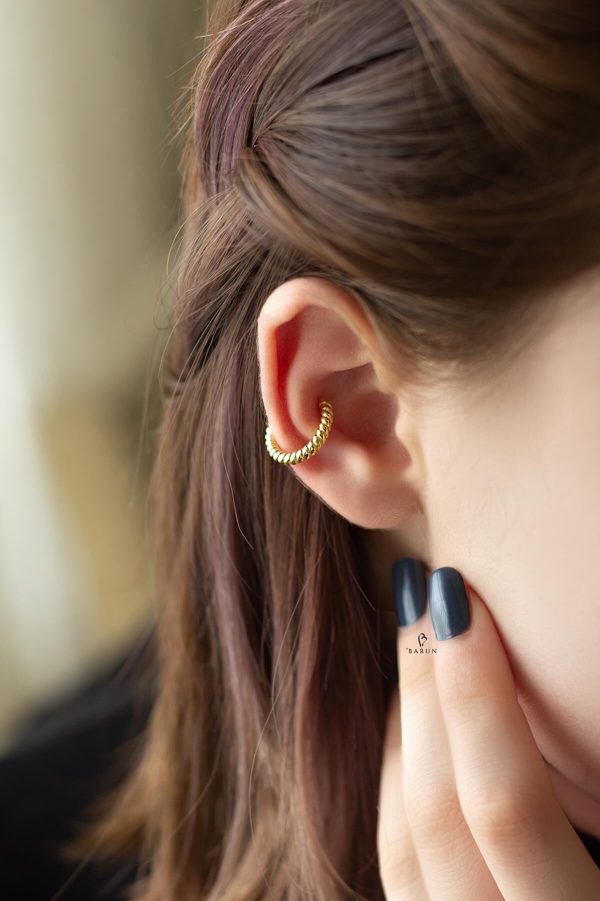 Sarı Renk Burgu Gümüş Kıkırdak Küpe