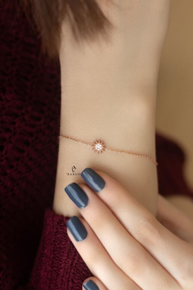 Beyaz Taşlı Güneş Model Zincir Gümüş Bileklik