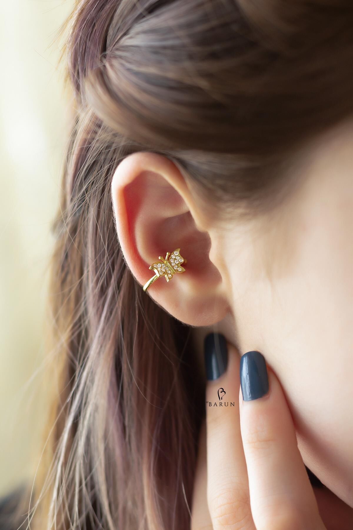 Beyaz Taşlı Kelebek Model Sarı Gümüş Halka Kıkırdak Küpe