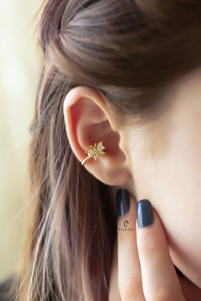 Beyaz Taşlı Kelebek Model Sarı Gümüş Halka Kıkırdak Küpe