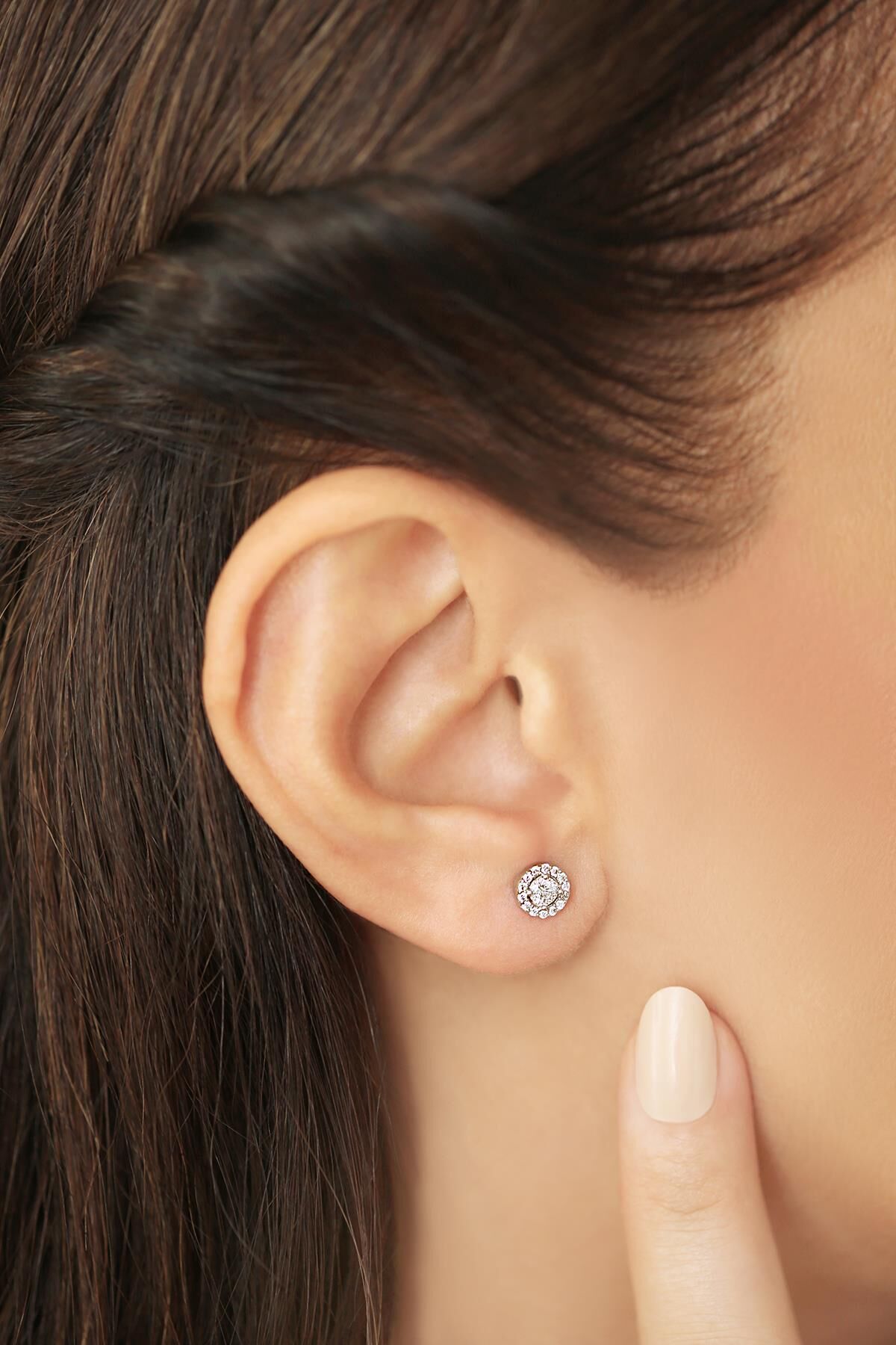 Gümüş Rengi 1 Carat Görünümünde Beyaz Taşlı Yuvarlak 925 Ayar Pırlanta Model Gümüş Küpe