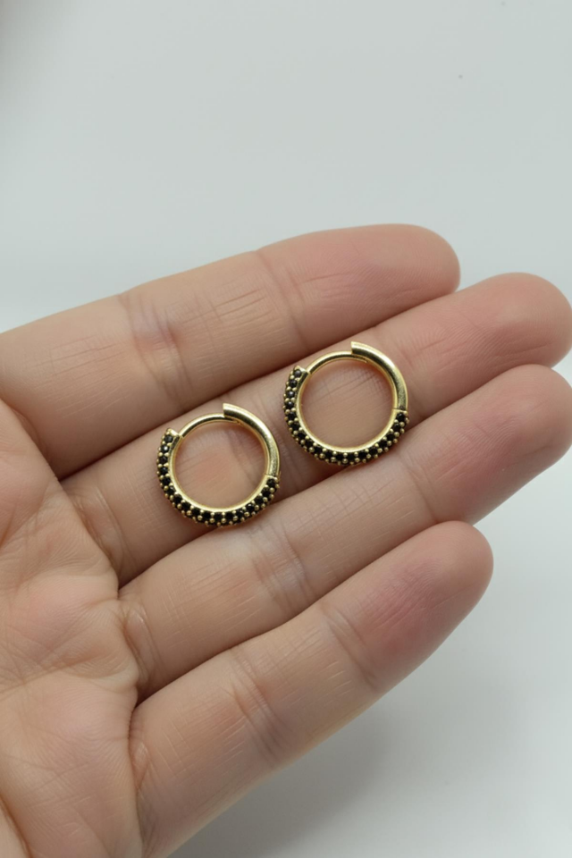 Yuvarlak Siyah Taşlı Gümüş Halka Küpe-Rose