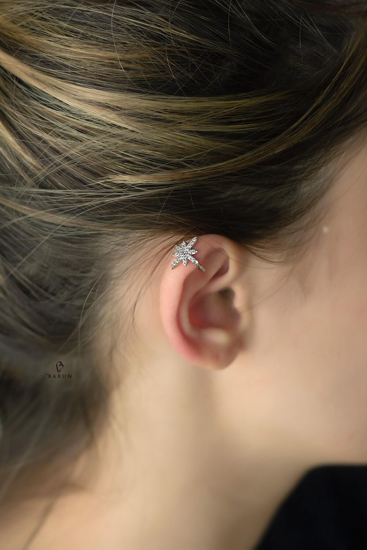 Gümüş Rengi Taşlı Kuzey Yıldızı Kıkırdak Küpe Earcuff