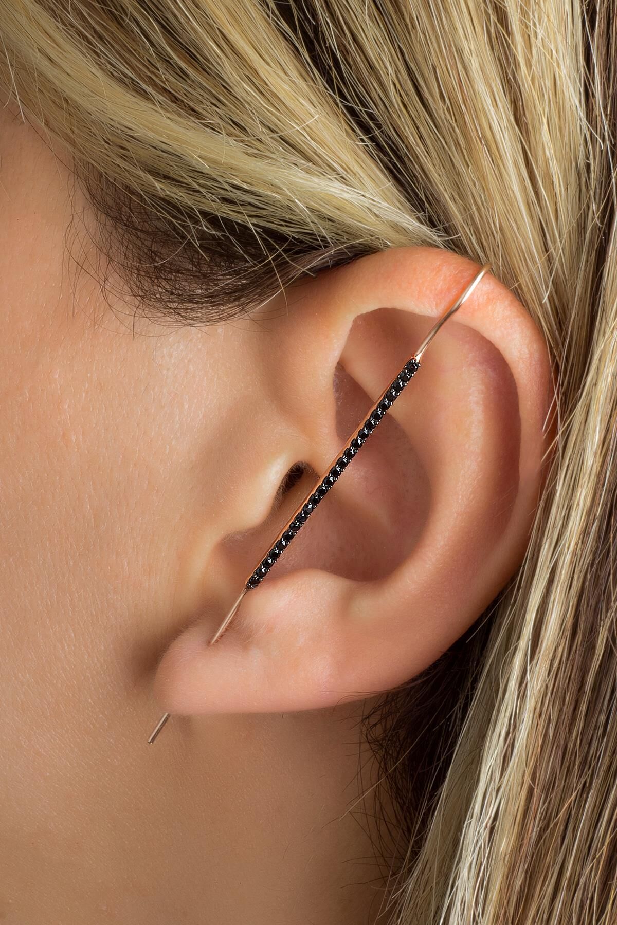 Tekli  Baston Siyah Zirkonlu  Küpe - Rose