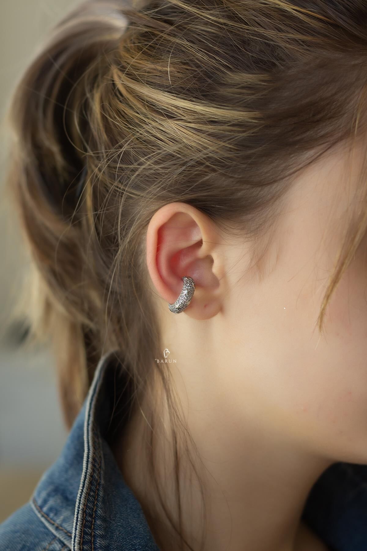 Gümüş Rengi Yıldız Beyaz Taşlı Kalın Halka Kıkırdak Küpe