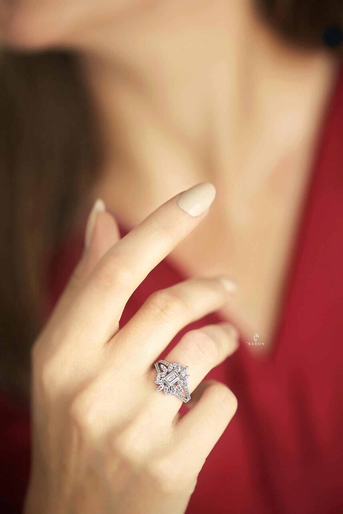 Gümüş Rengi 1 Carat Görünümünde Beyaz Taşlı 925 Ayar Pırlanta Model Gümüş Baget Yüzük YZ-0024