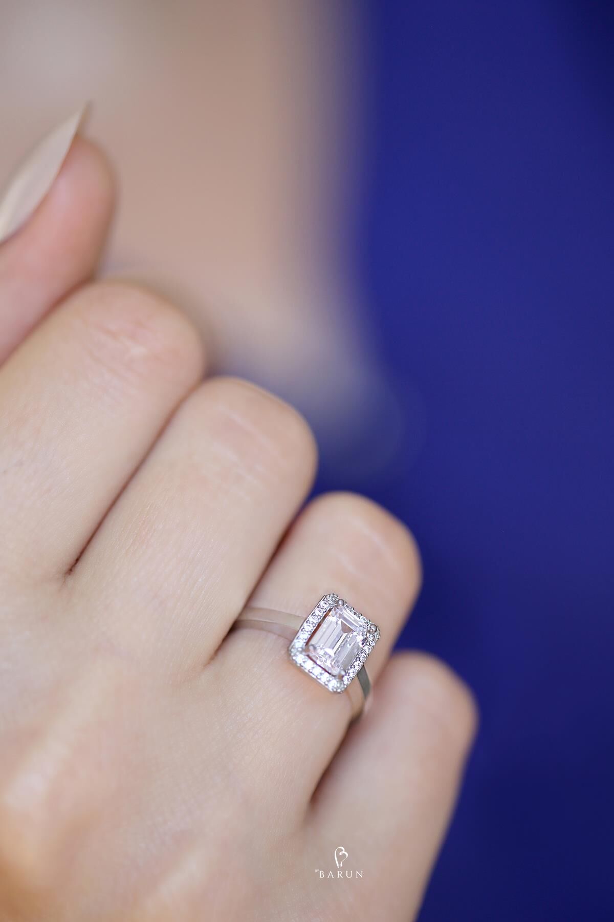 Gümüş Rengi-1 Carat Görünümünde Beyaz Taşlı-925 Ayar Pırlanta Model Gümüş Baget Yüzük YZ-0026