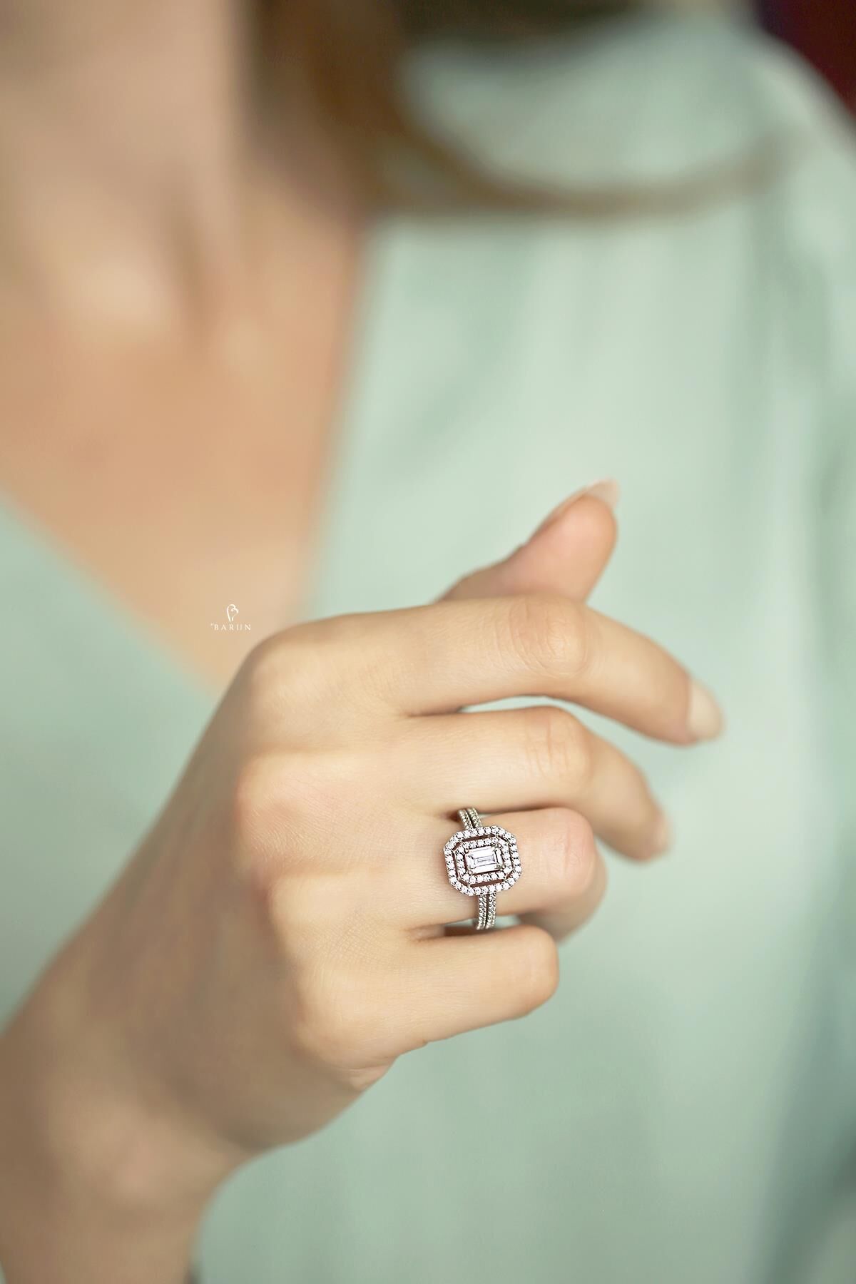 Baget Taşlı 1 Carat Görünümünde 925 Ayar Pırlanta Model Gümüş Yüzük