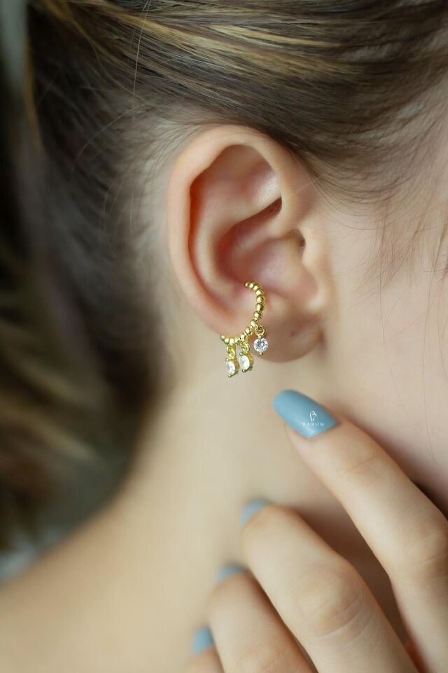 Sarı Üç Yuvarlak Beyaz Taşlı Burgu 925 Ayar Gümüş Kıkırdak Küpe