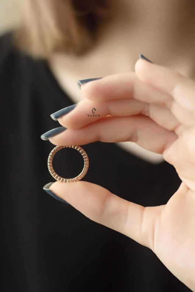 Tamtur Tek Sıra Yuvarlak Taşlı 925 Ayar Gümüş Yüzük YZ-0036