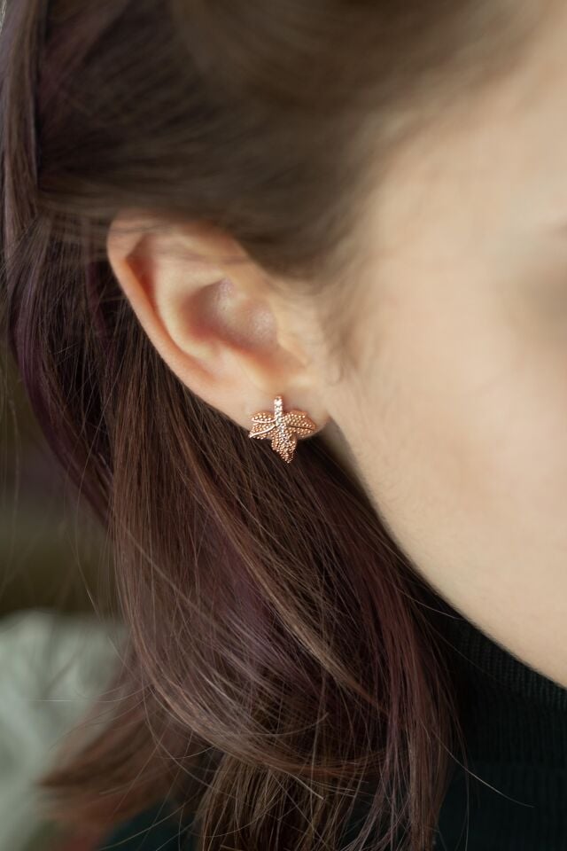 Çınar Yaprak Beyaz Taşlı 925 Ayar Gümüş Küpe