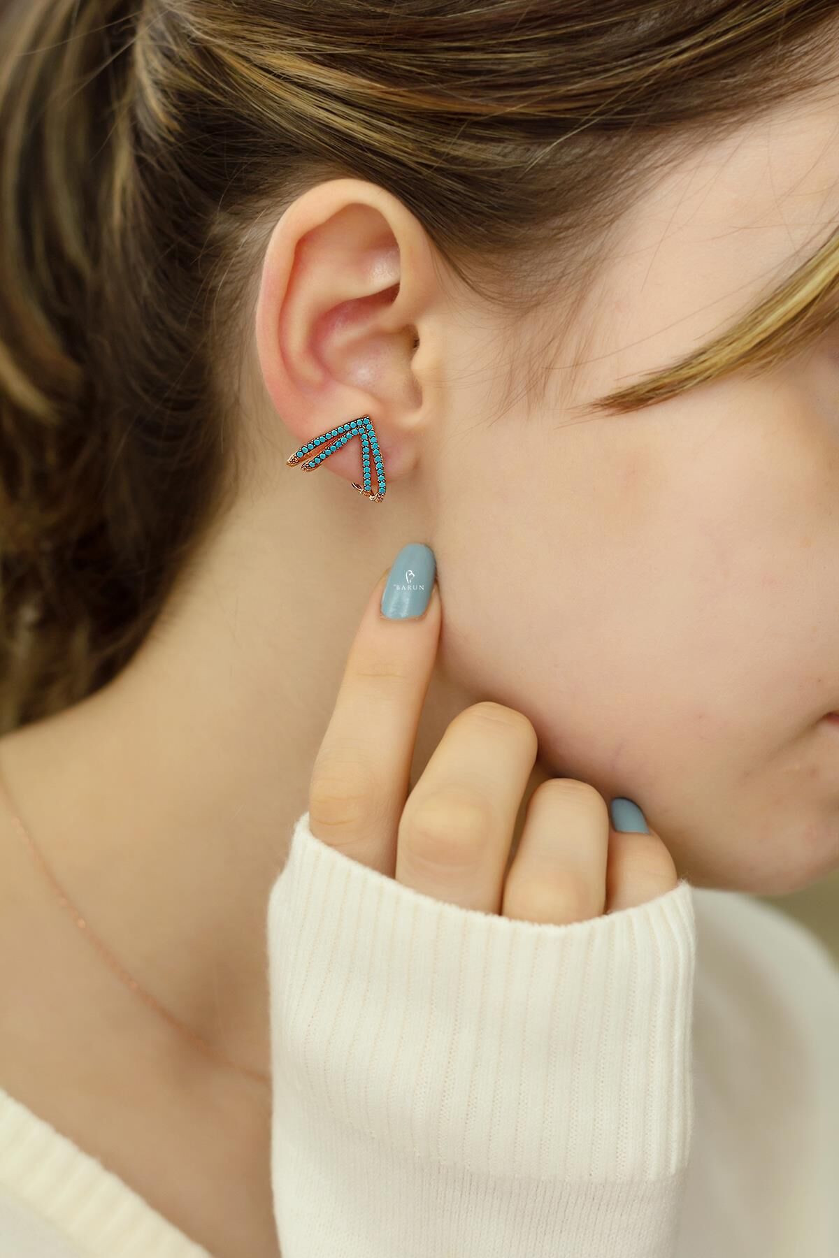 Üçgen İkili Firuze Mavi Yuvarlak Taşlı 925 Ayar Gümüş Kıkırdak Küpe