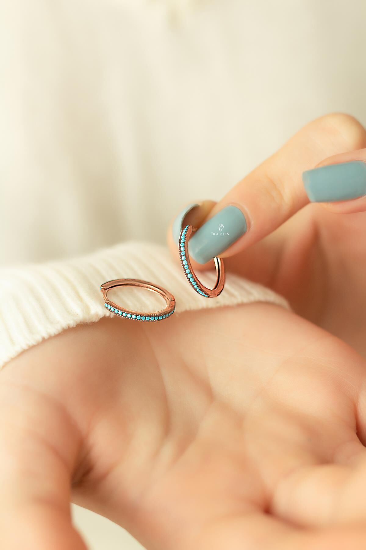 Yuvarlak Firuze Mavi Taşlı 925 Ayar Gümüş Halka Küpe