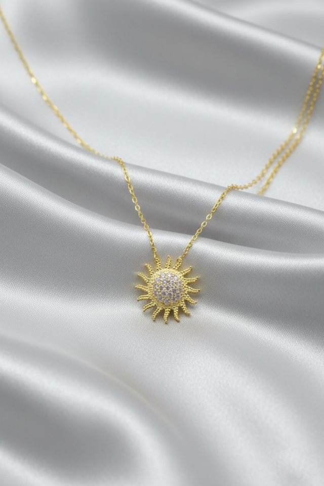 Güneş Model Beyaz Taşlı Yuvarlak 925 Ayar Gümüş Kolye