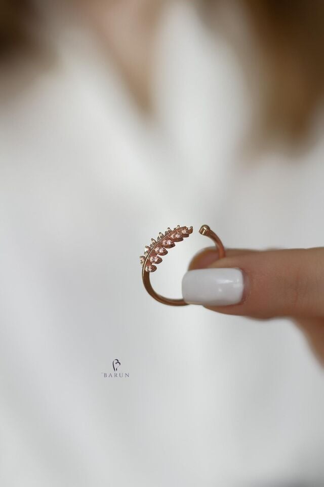 Yaprak Model Ayarlanabilir Beyaz Taşlı 925 Ayar Gümüş Yüzük