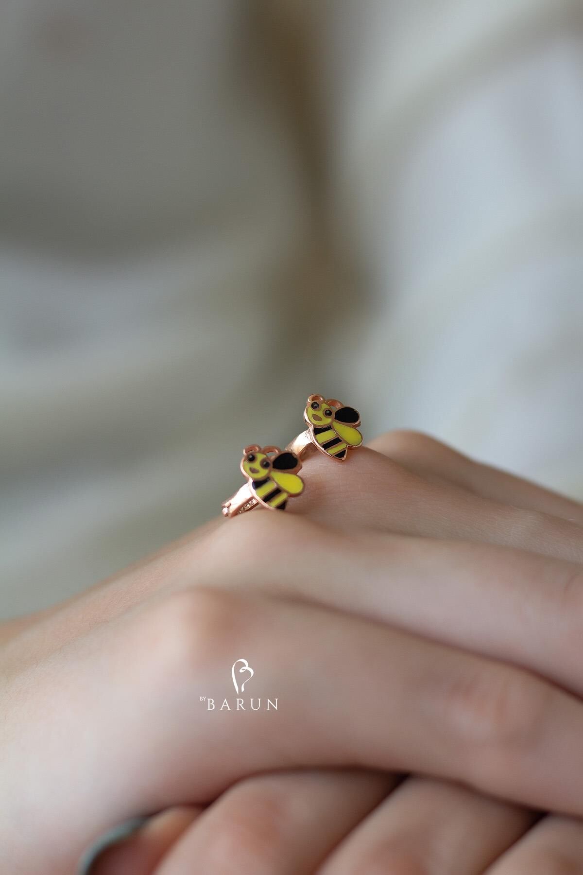 Arılı halka Model Çocuk Küpesi Mineli 925 Ayar Gümüş