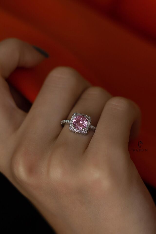 Yuvarlak Baget Taşlı Pırlanta Model 925 Ayar Gümüş Yüzük YZ-0048