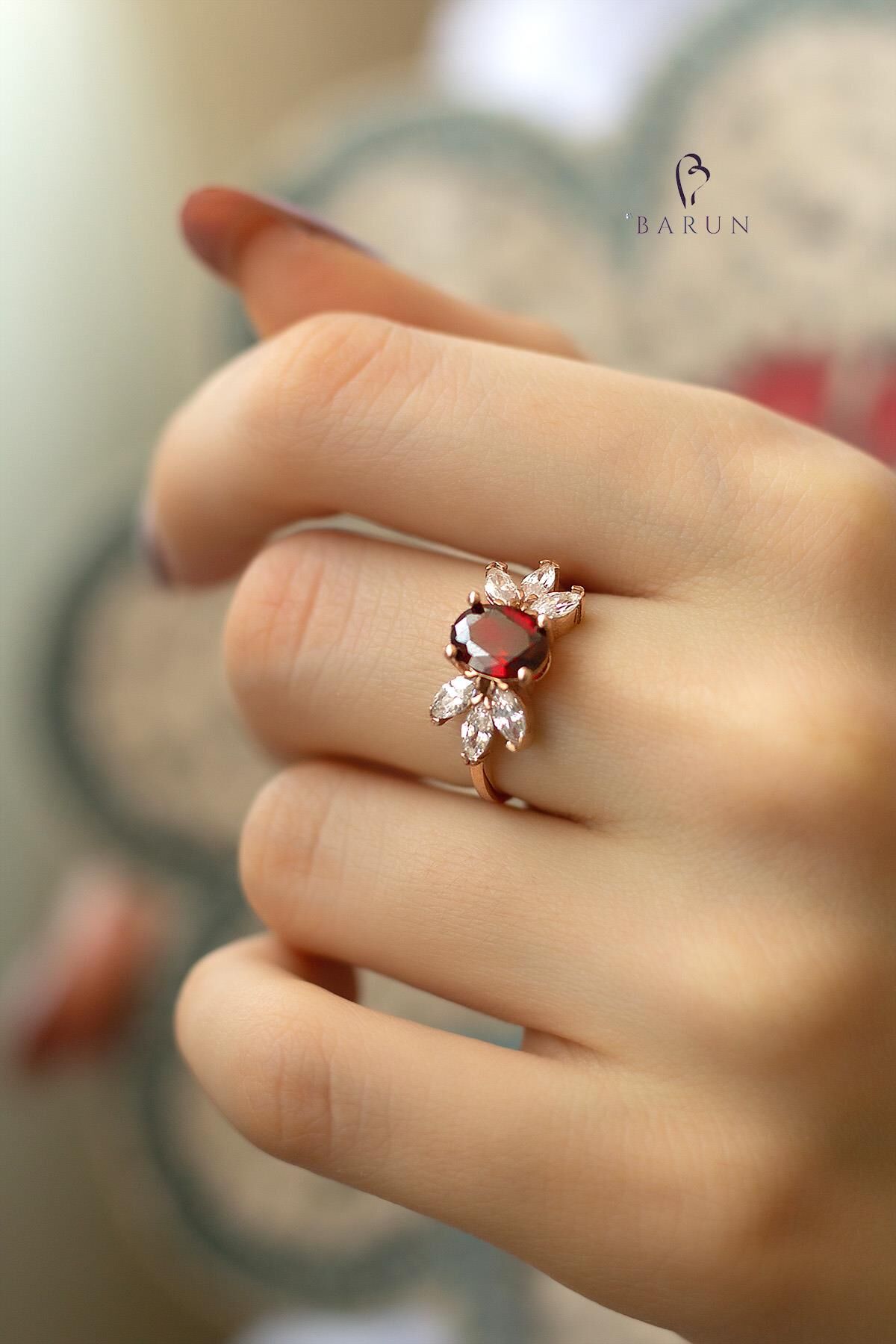 Oval Çiçek Model Beyaz Taşlı 925 Ayar Ayarlanabilir Gümüş Yüzük