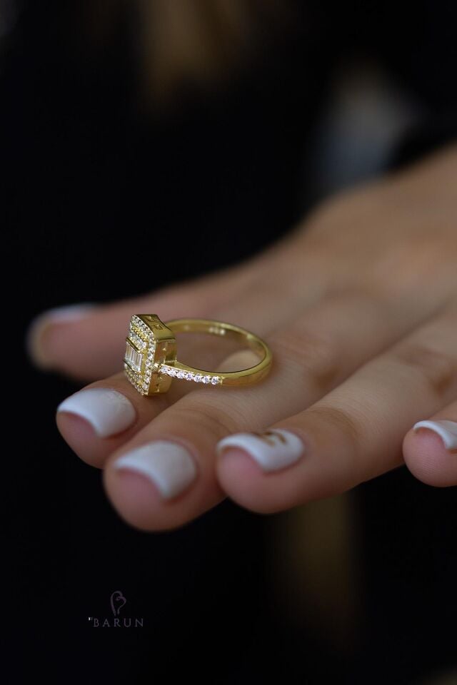 Baget Taşlı Pırlanta Model 925 Ayar Gümüş Yüzük YZ-0051