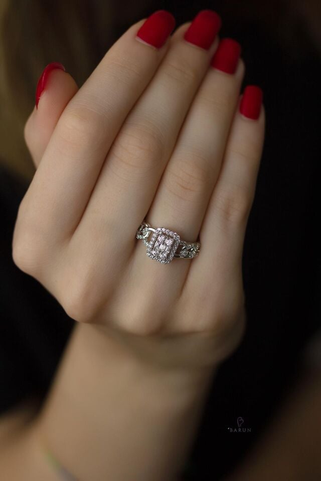 Yuvarlak  Baget Taşlı Pırlanta Model 925 Ayar Gümüş Zincir Yüzük