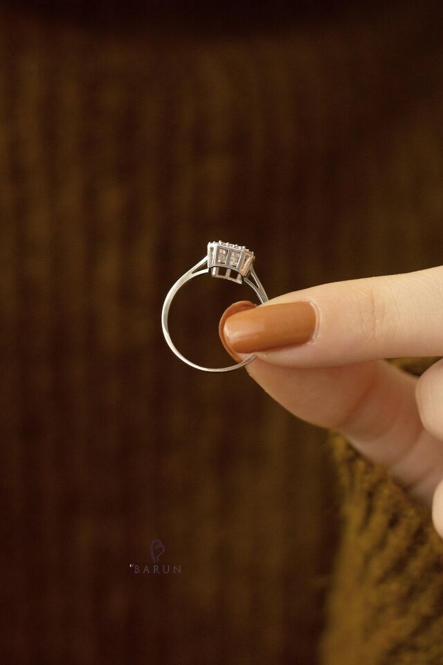 Baget Taşlı Pırlanta Model 925 Ayar Gümüş Yüzük Gümüş Renk