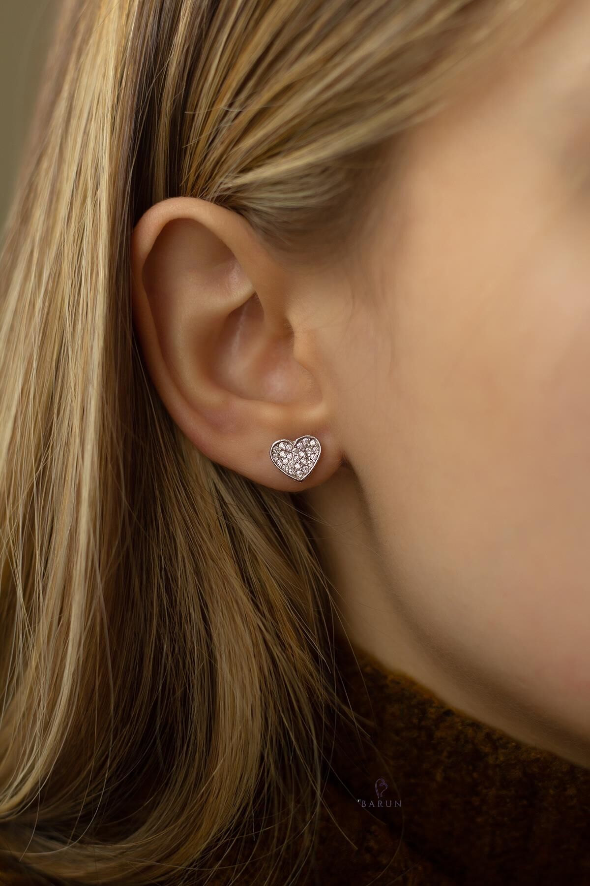 Kalp Küpe Beyaz Yuvarlak Beyaz Taşlı 925 Ayar Gümüş Küpe