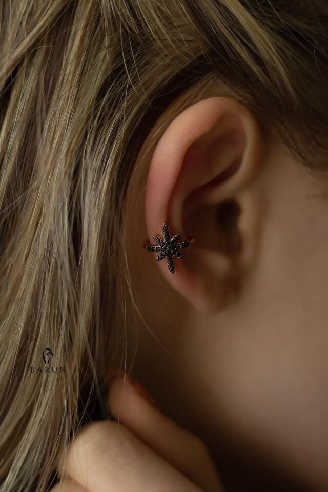 Kuzey Yıldızı Model Siyah Taşlı Halka 925 Ayar Sıkıştırma Kıkırdak Küpe Earcuff