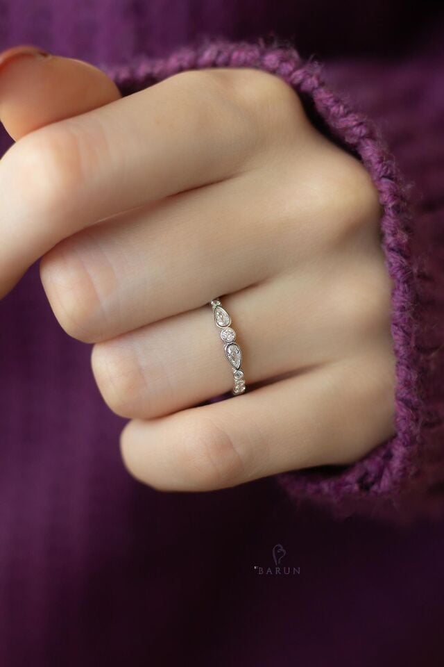 Damla Model Beyaz Yuvarlak Taşlı Ayarlanabilir 925 Ayar Gümüş Yüzük