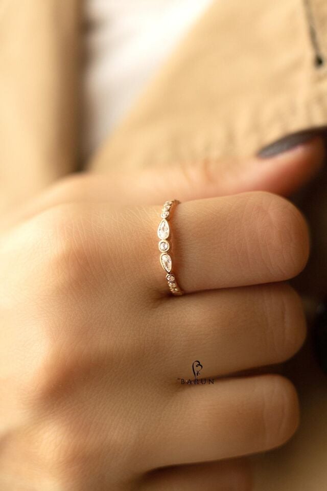 Damla Model Beyaz Yuvarlak Taşlı Ayarlanabilir 925 Ayar Gümüş Yüzük