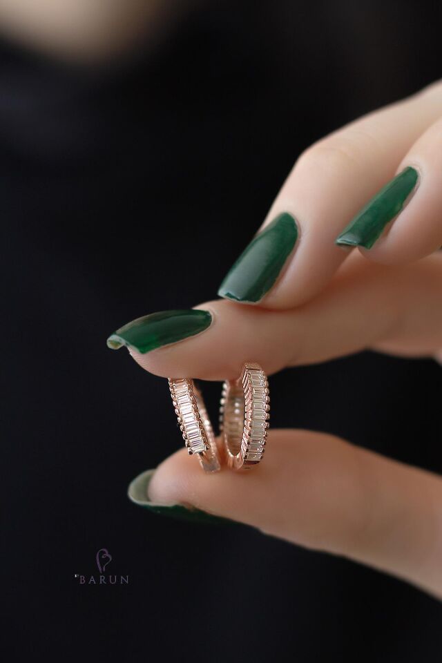 Baget Taşlı Yuvarlak 925 Ayar Gümüş Küpe