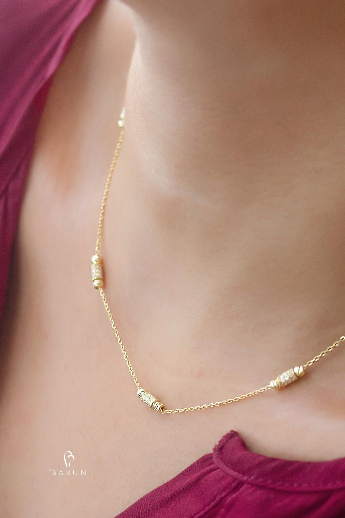 Beyaz Yuvarlak Taşlı 925 Ayar Zincir Kolye