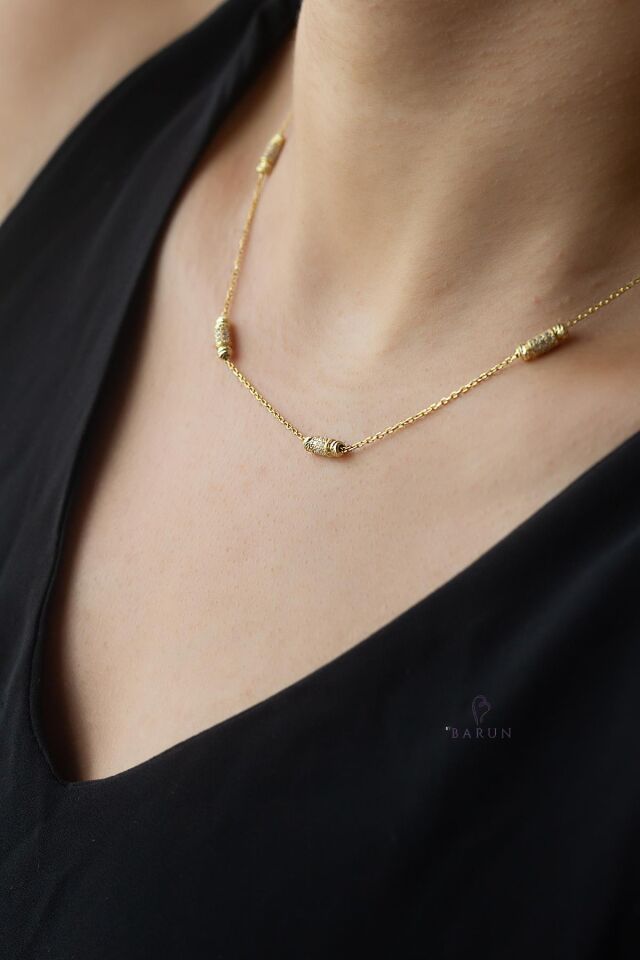 Beyaz Yuvarlak Taşlı 925 Ayar Zincir Kolye