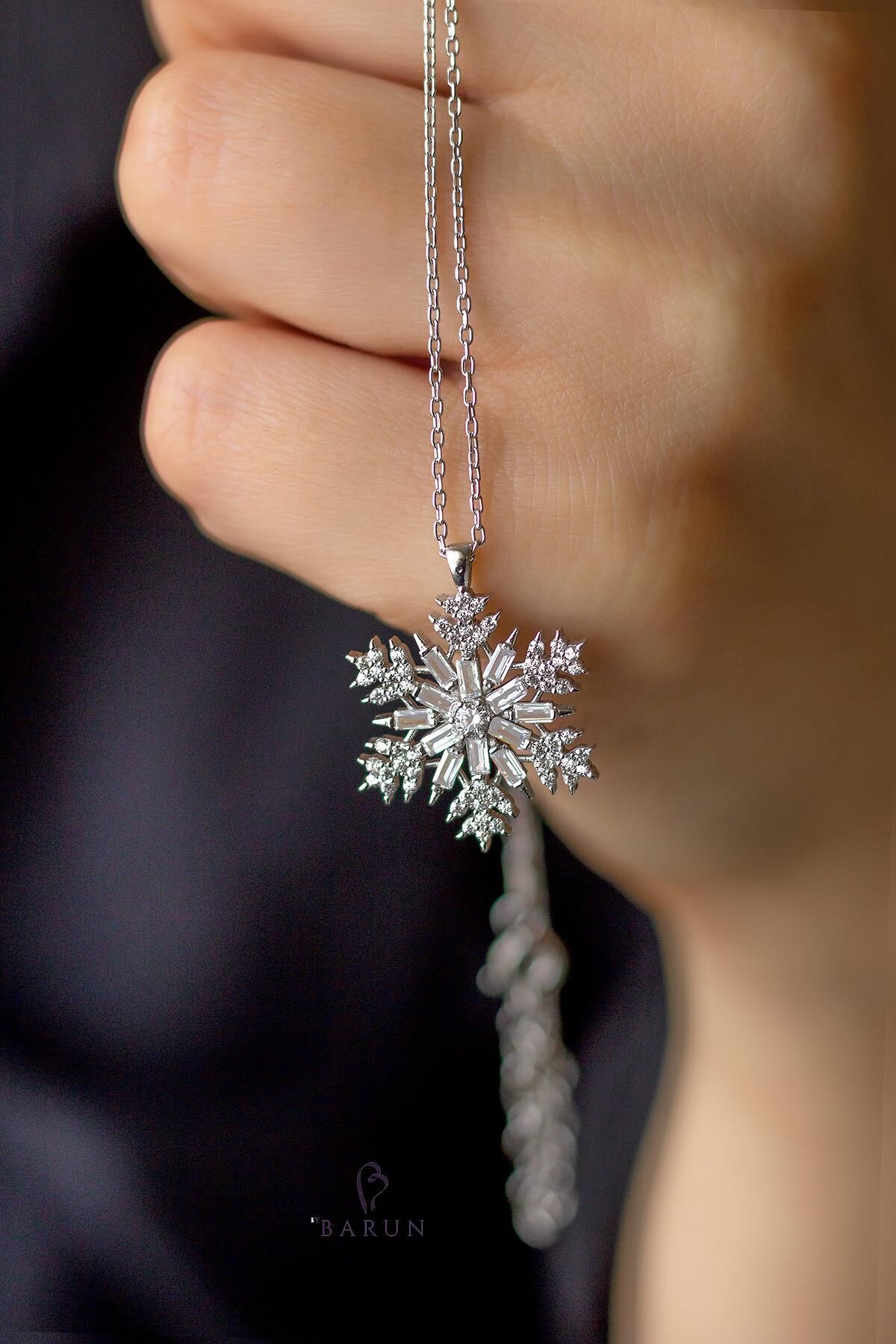 Kar Tanesi Kolye Baget Taşlı 925 Ayar Gümüş Kolye