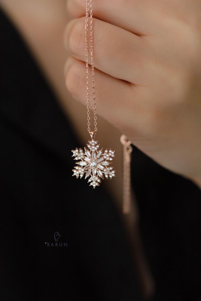 Kar Tanesi Kolye Baget Taşlı 925 Ayar Gümüş Kolye