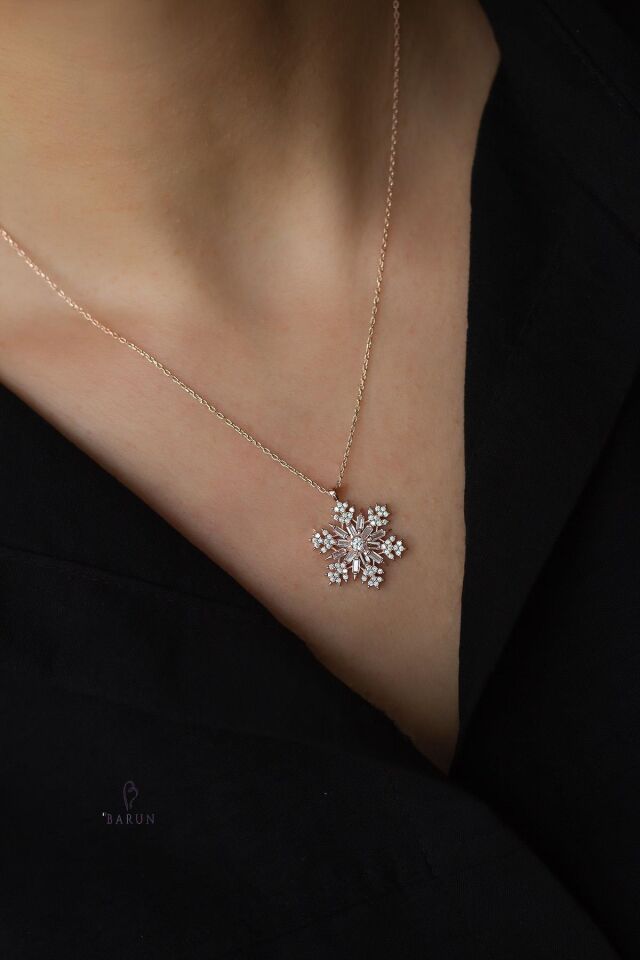 Kar Tanesi Kolye Baget Taşlı 925 Ayar Gümüş Kolye