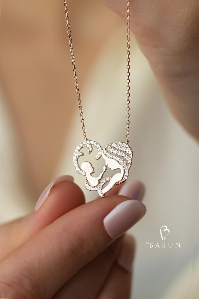 Anne Bebek Kalp Model 925 Ayar Beyaz Zirkon Taşlı Gümüş Kolye