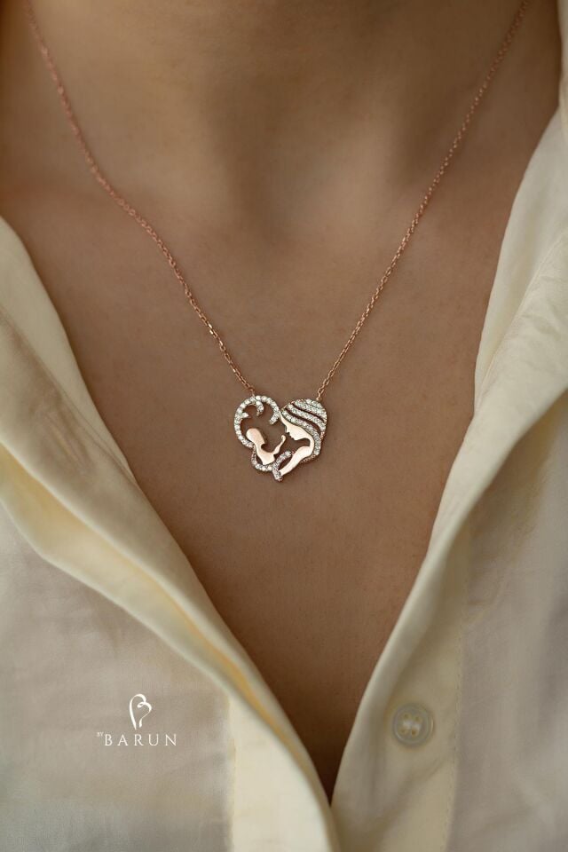 Anne Bebek Kalp Model 925 Ayar Beyaz Zirkon Taşlı Gümüş Kolye