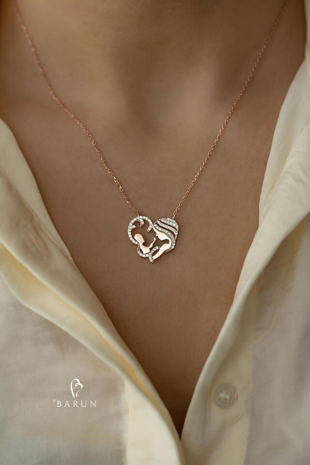 Anne Bebek Kalp Model 925 Ayar Beyaz Zirkon Taşlı Gümüş Kolye