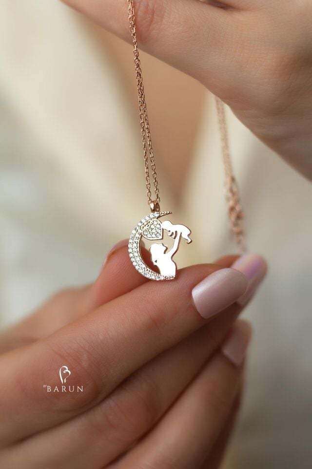 Anne Bebek Kalp Modeli 925 Ayar Beyaz Taşlı Gümüş Kolye Zirkon Taşlı